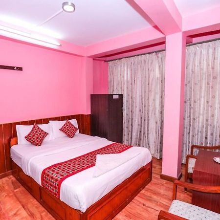 Hotel Plumeria Inn Katmandou Extérieur photo