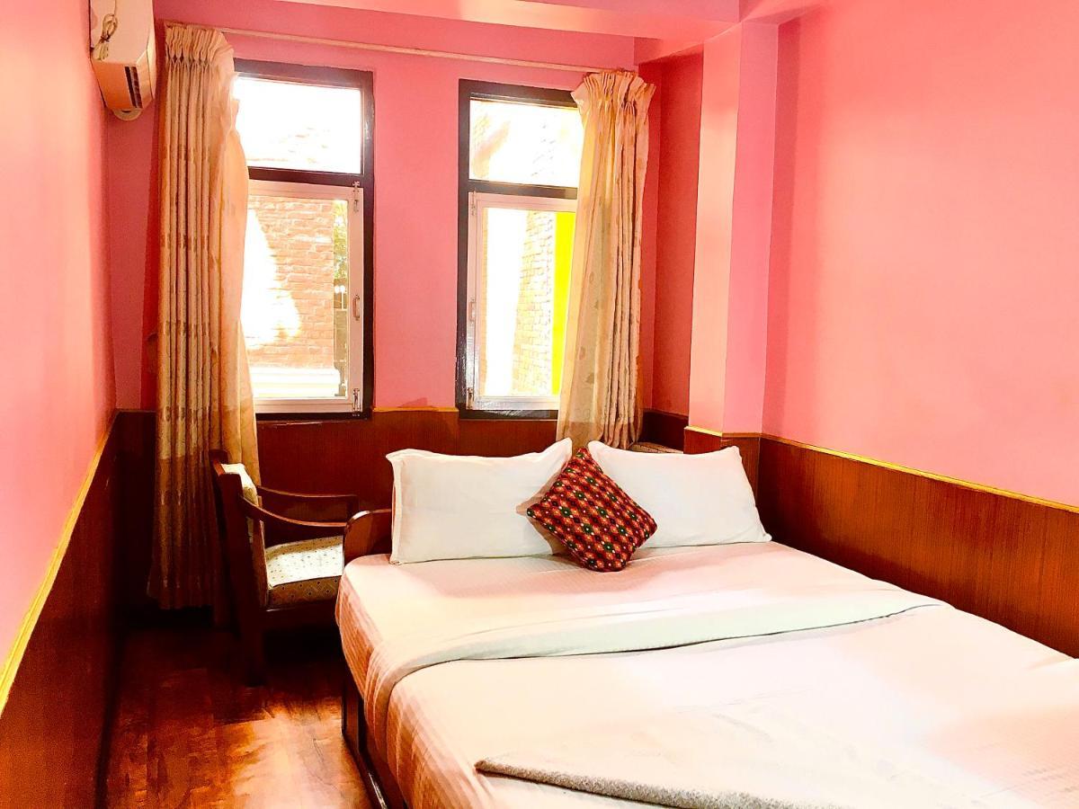 Hotel Plumeria Inn Katmandou Extérieur photo