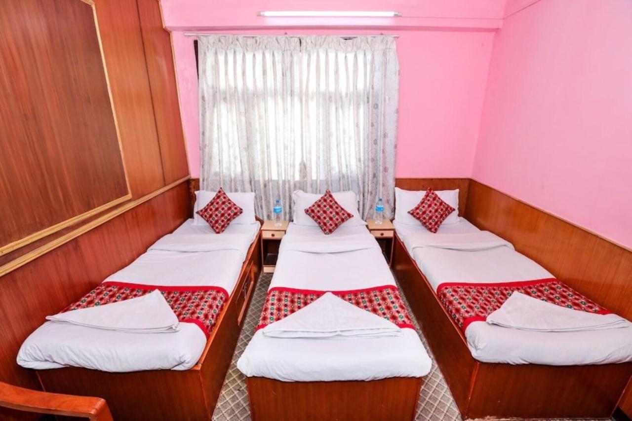 Hotel Plumeria Inn Katmandou Extérieur photo